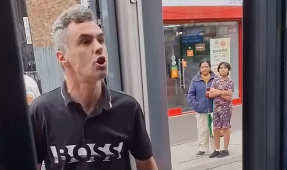 İngiltere'de Müslümanlara hakaret eden kişi hakim karşısına çıkacak