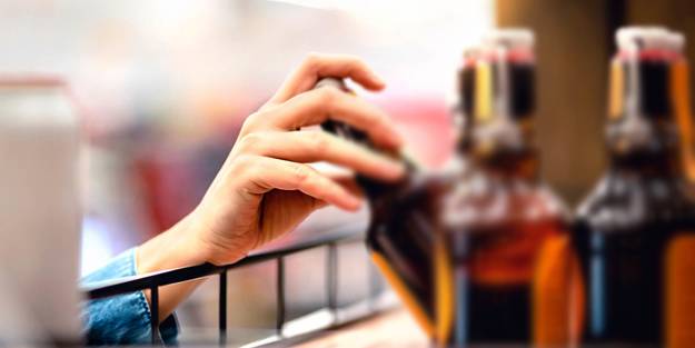 İngiltere'de pandemi döneminde alkole bağlı ölümler arttı!