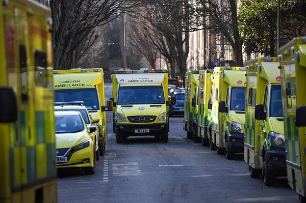 İngiltere'de sağlık krizi büyüyor! Hastalar çaresiz kaldı