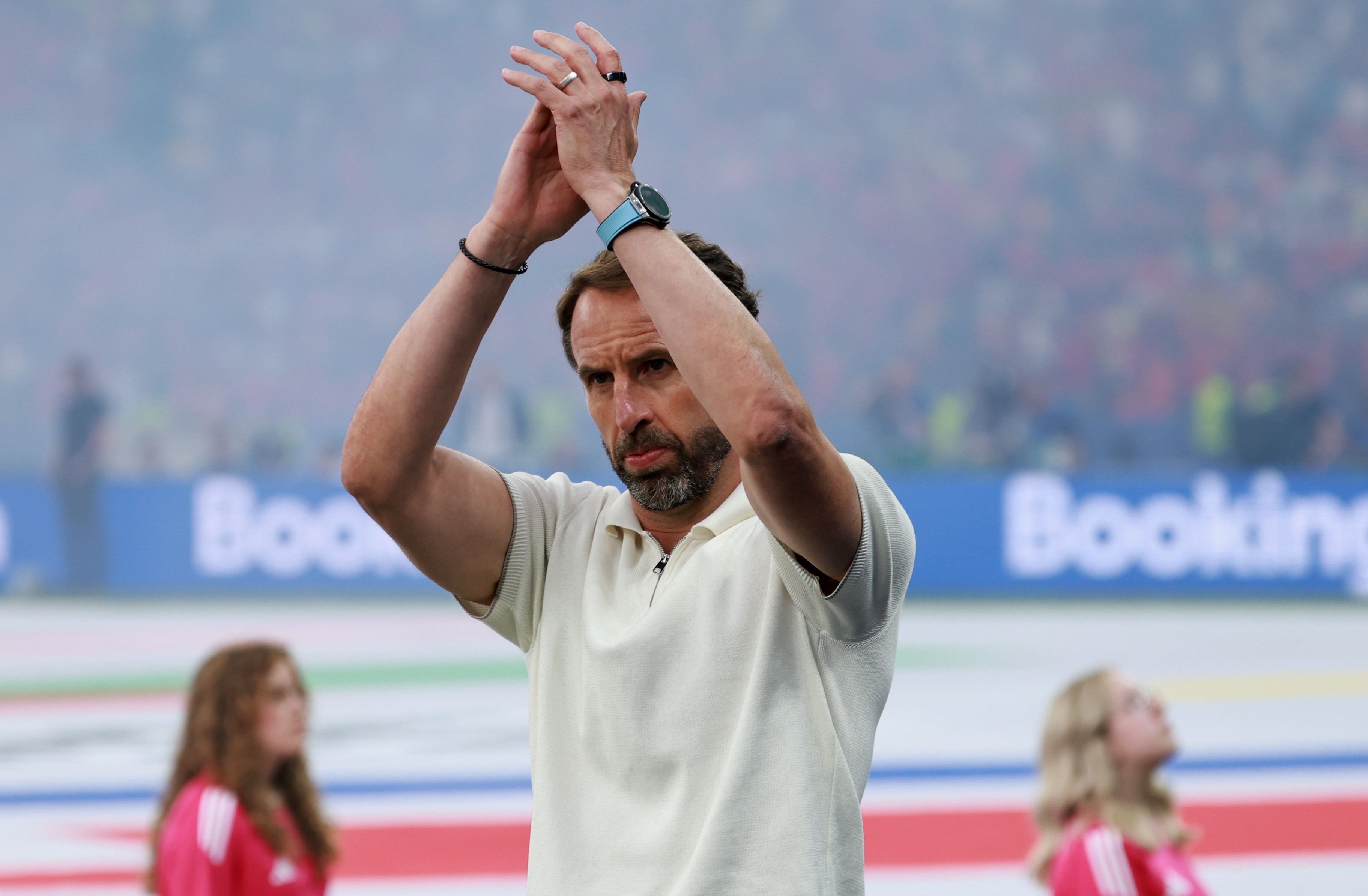 İngiltere’de yaprak dökümü! O isim görevinden istifa etti