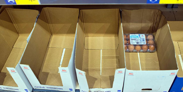 İngiltere'de yumurta krizi patlak verdi