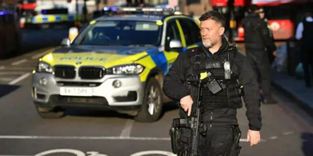 İngiltere'deki bıçaklı saldırganın kimliği açıklandı