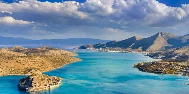 İngiltere'den 7 Yunan adası ile ilgili koronavirüs kararı