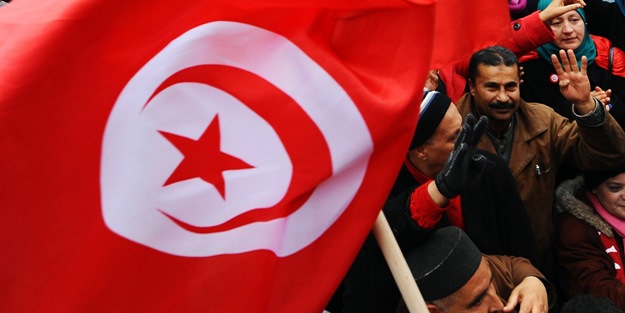 İngiltere'den 'Tunus'tan ayrılın' uyarısı