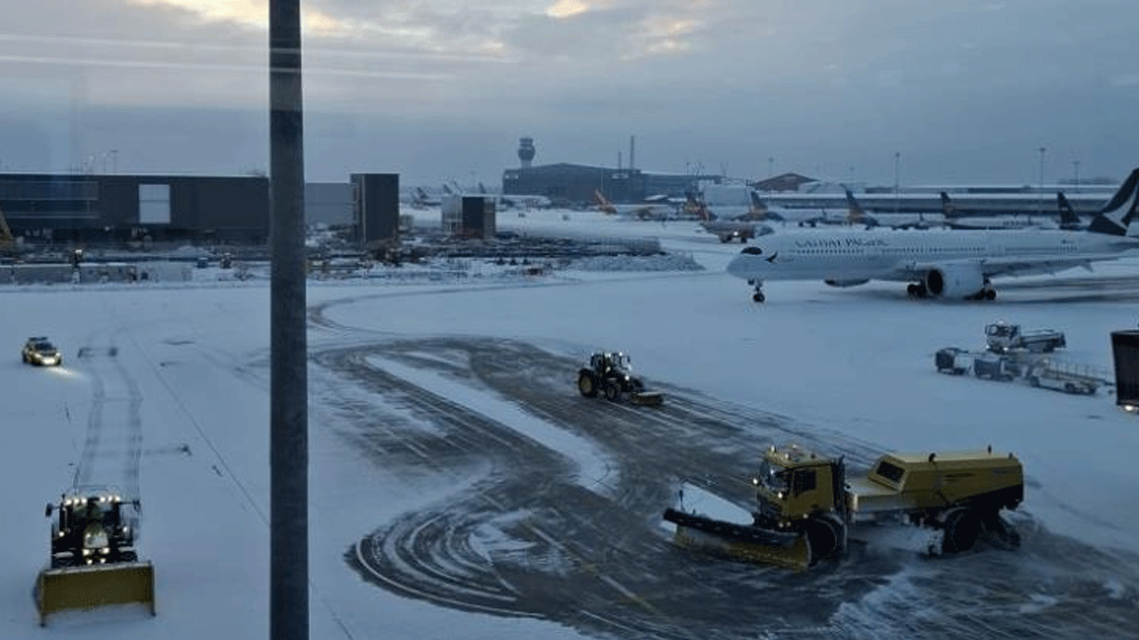 İngiltere'nin kalbine uçuşlar durduruldu