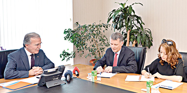 İngiltere’ye Gazze sitemi