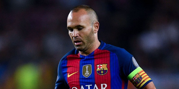 İniesta, Valencia maçında sakatlandı