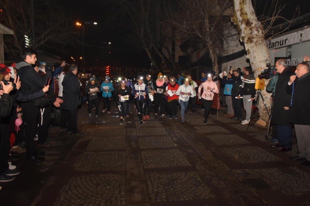 İnönü Belediyesi GSK sporcuları Kahramanmaraş’taki yarışmalara damga vurdu 