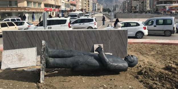 İnönü heykeli fırtınaya dayanamadı! CHP nasıl olsa yenisini yapar