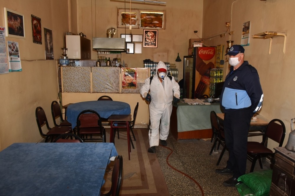 İnönü’de kahvehaneler dezenfekte edildi 