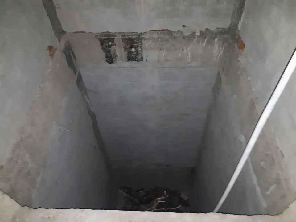 İnşaat halindeki binanın asansör boşluğuna düştü ağır yaralandı 