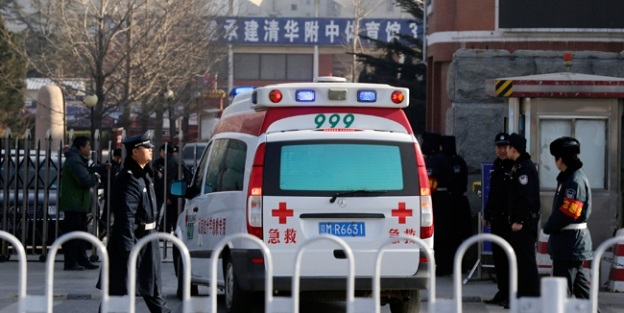 İnşaat iskelesi çöktü: 10 ölü