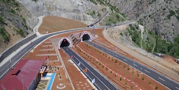 İnşaatı devam eden tünelde iş kazası: 3 işçi yaralandı