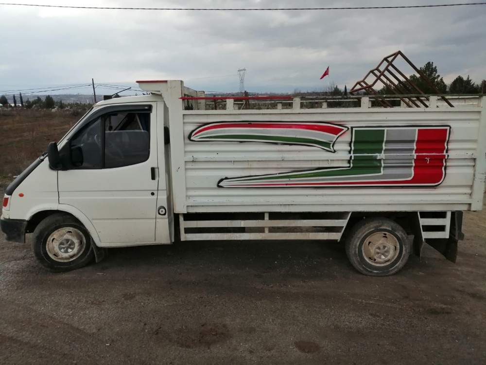 İnşaatlardan demir çalan 3 şüpheli yakalandı 