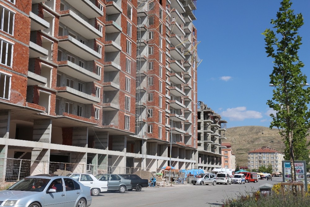İnşaatta feci kaza: 1 yaralı 