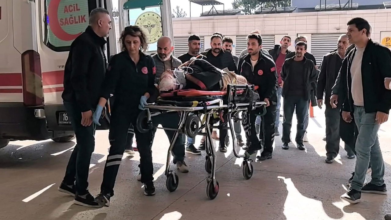 İnşaatta korkunç kaza! İskele devrildi, işçi ağır yaralandı