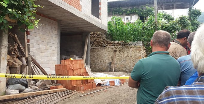 İnşaattan düşen işçi hayatını kaybetti