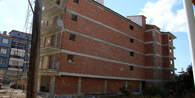İnşaattan düşen işçi hayatını kaybetti