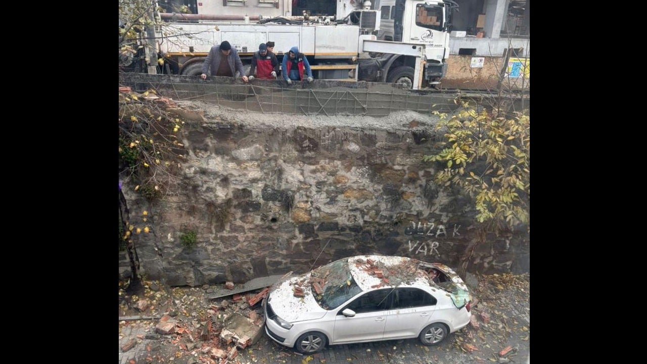 İnşaattan kopup güzelim arabaya zarar verdiler