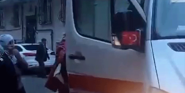 İnsafın yok mu senin? Ne biçim annesin...