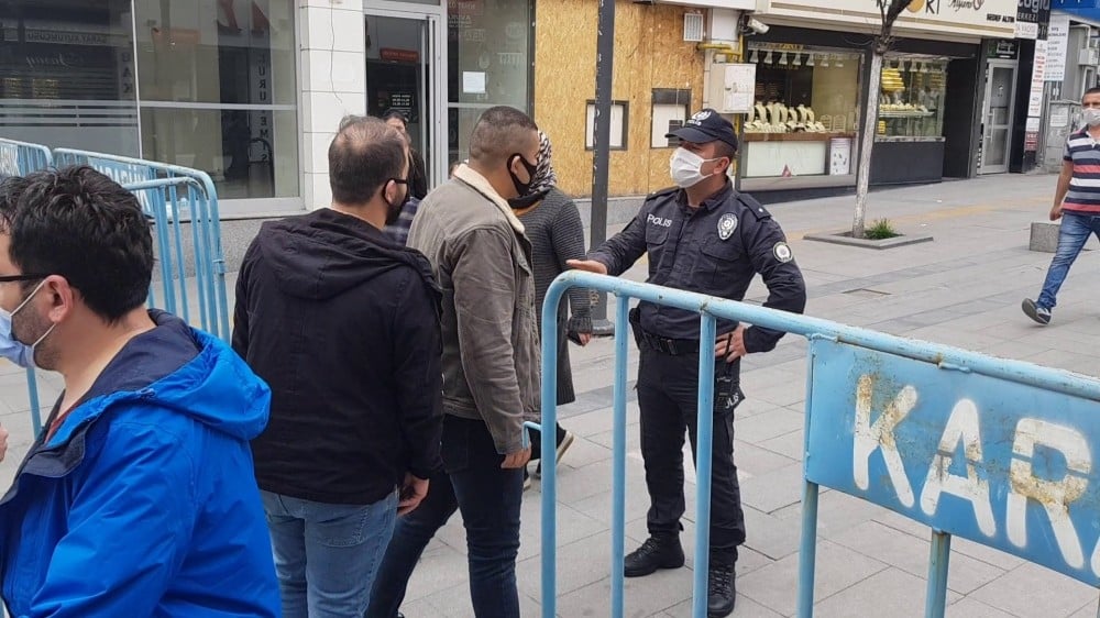 İnsan hareketliliği arttı, polis işi olmayanları caddeye almadı 