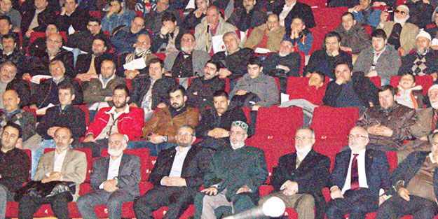 ‘İnsanımız Hıristiyan kültürüne esir düşürülüyor’