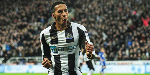 'İnsanlar çöpten ekmek toplarken futbolculara neden bu kadar para veriyorsunuz'