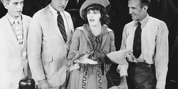 İnsanlar eski fotoğraflarda neden daha yaşlı görünüyor? Hiç merak ettiniz mi?