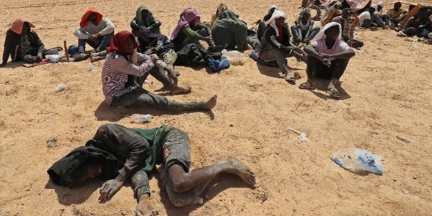 İnsanlık dramı! Tunus’tan Libya çölüne sürülen göçmenlerin hali içler acısı