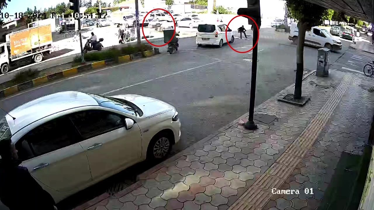 İnsanlık ne hallere geldi! Tartıştığı kişileri aracıyla ezmeye çalıştı