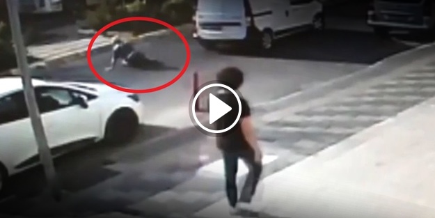 İnsanlık nerede? Arabanın çarptığı yaşlı adama sadece baktılar!