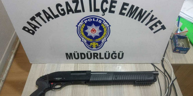 'İnsanlık ölmüş' dedirten olay! Bayılan kişinin cebinden parasını aldı