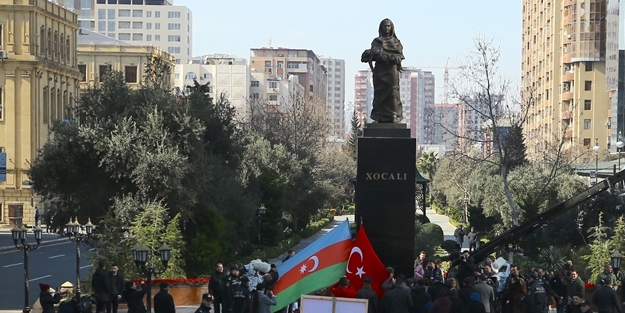 İnsanlık tarihinin kara lekesi! Hocalı Katliamı: Azerbaycan'da anılıyor, oraya akın ettiler! Bakanlık anma mesajını duyurdu