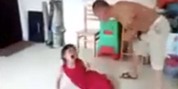 İnsanlıktan tamamen çıktılar! Çinli ailelere verildiği iddia edilen Uygur Türkü çocuklara işkence