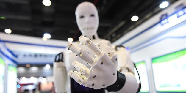 İnsansı robotlar yaşlı bakım hizmeti verecek