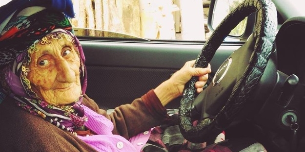 İnternet fenomeni Hüsniye nine