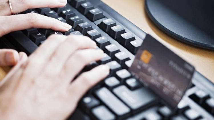 İnternetten ilaç satan 416 siteye darbe!