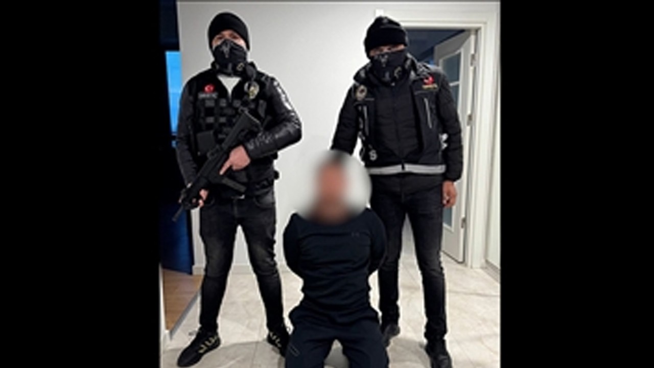 Interpol’ün kırmızı bültenle aradığı şahıs İstanbul’da paketlendi