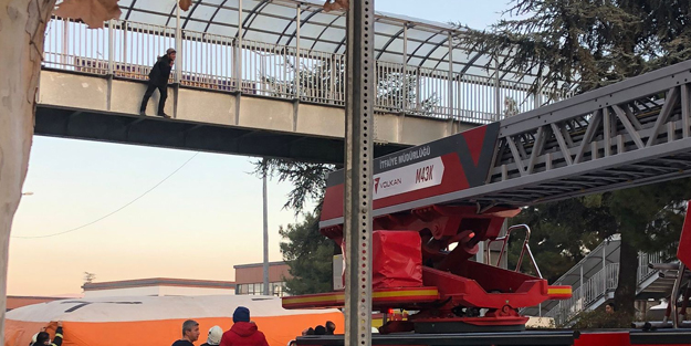 İntihar girişiminde bulunan genci polis vazgeçirdi