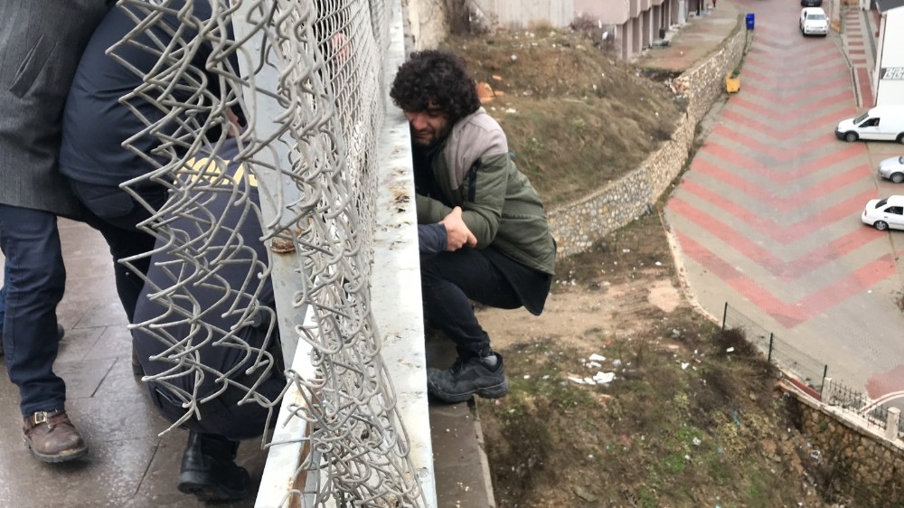 İntihar şovmeni bu defa da Bilecik’te sahneye çıktı 