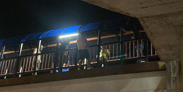 İntihara kalkışan genci polis ikna etti