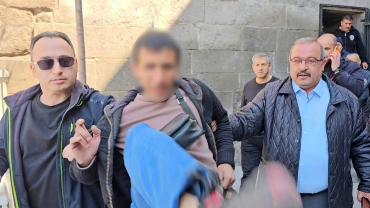 İntihardan vazgeçti, gazeteciye saldırdı