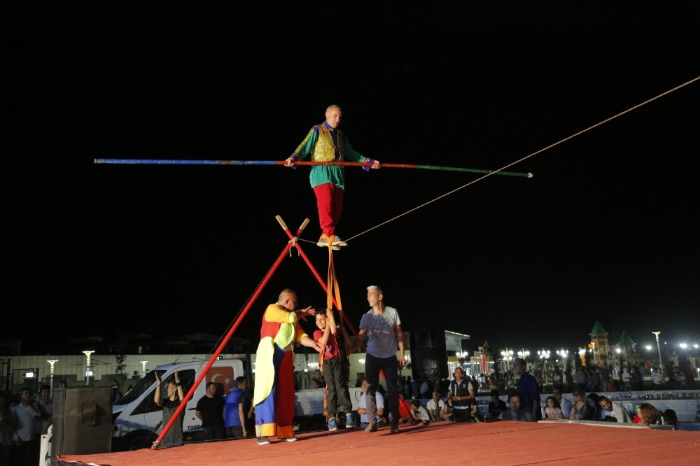 İp canbazları 40 yıl aradan sonra Torbalı’daydı 