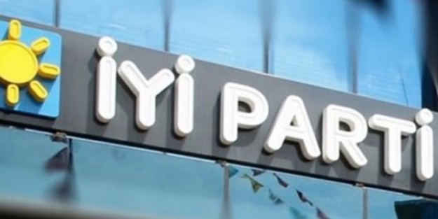 “İP” tel tel dağılıyor! ‘Türk’lük dışlanıyor’ diyerek istifa ettiler