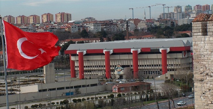 İpekçi'de Fenerbahçe bayrağı asılmadı