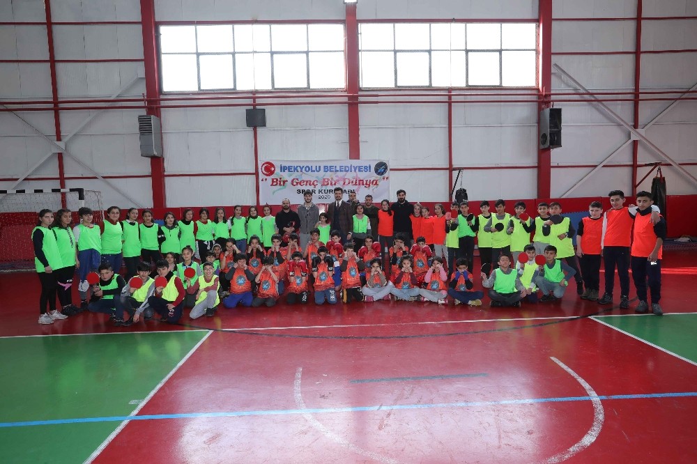 İpekyolu Belediyesinden “Bir Genç Bir Dünya” projesi 