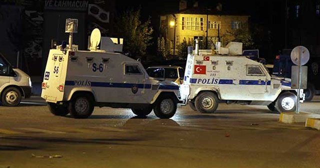 İpekyolu İlçe Emniyet Müdürlüğü'ne saldırıda 2 çocuk da yaralandı