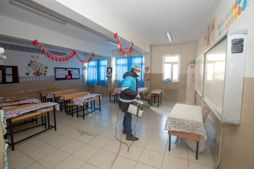 İpekyolu’nda bahar temizliği ve dezenfekte çalışması 