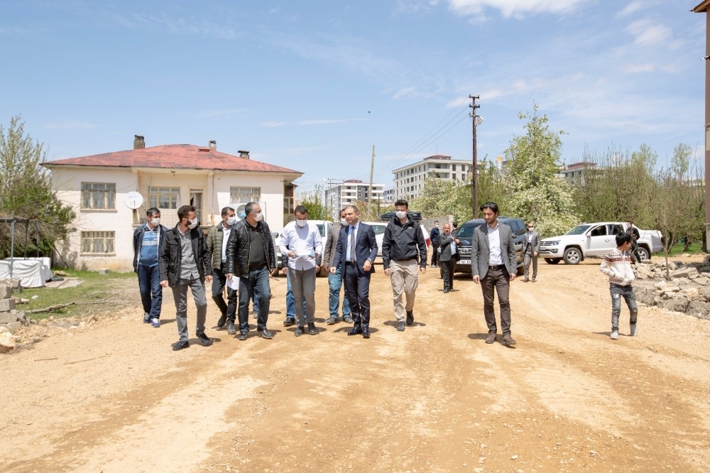 İpekyolu’nda kangren haline gelen yollar tek tek açılıyor 