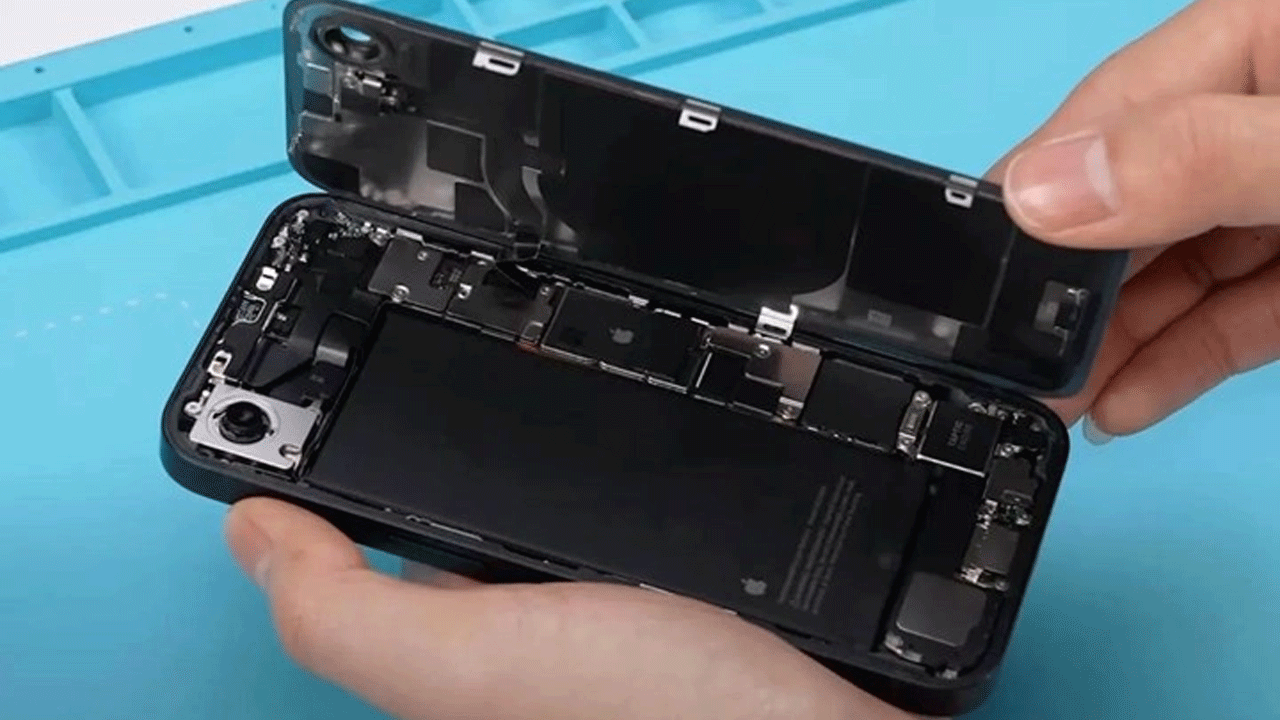 iPhone 16e parçalarına ayrıldı! Apple’ın yeni modem çipi ilk kez göründü!